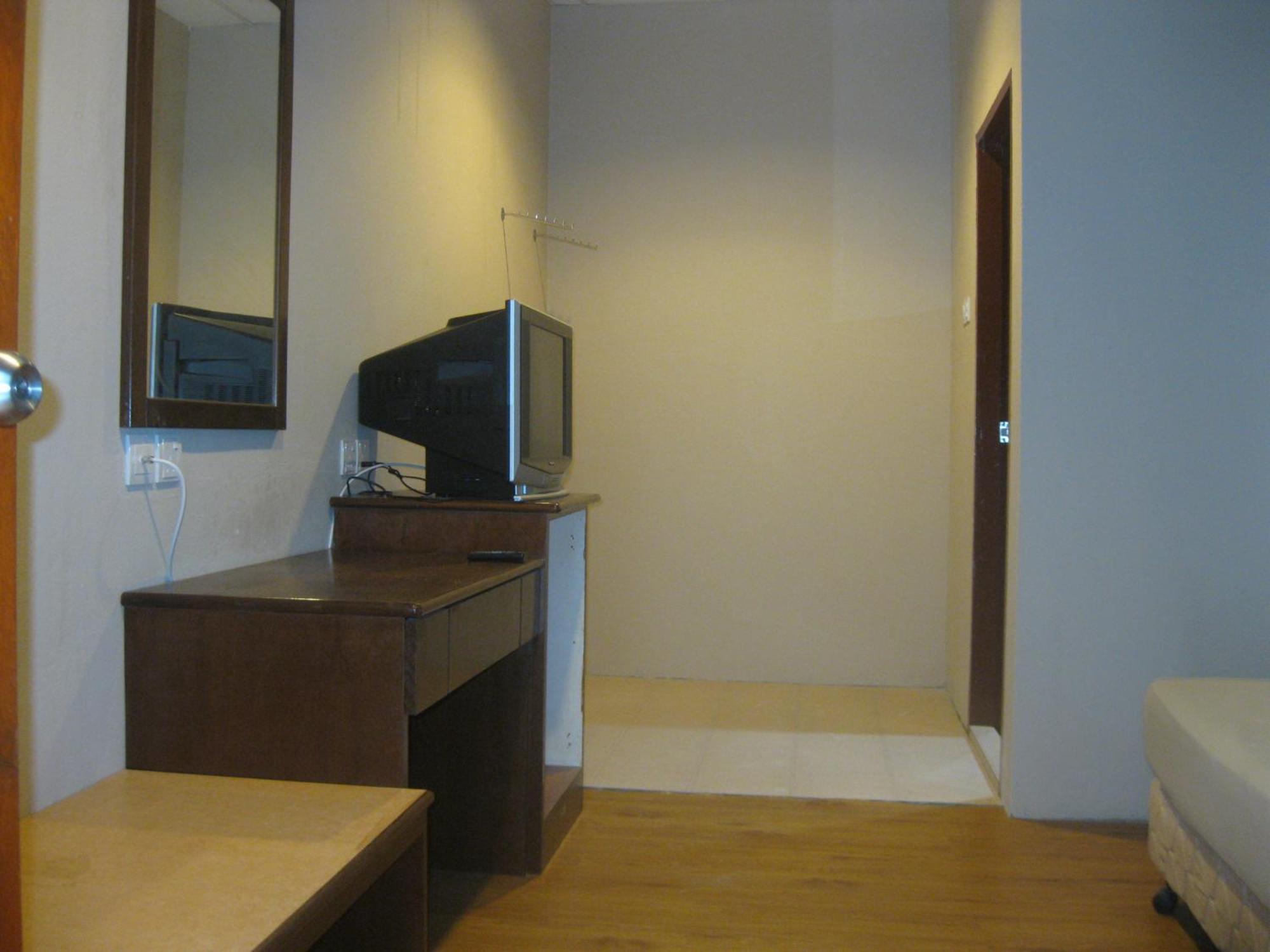Baron Water Front Motel Kuah Room photo