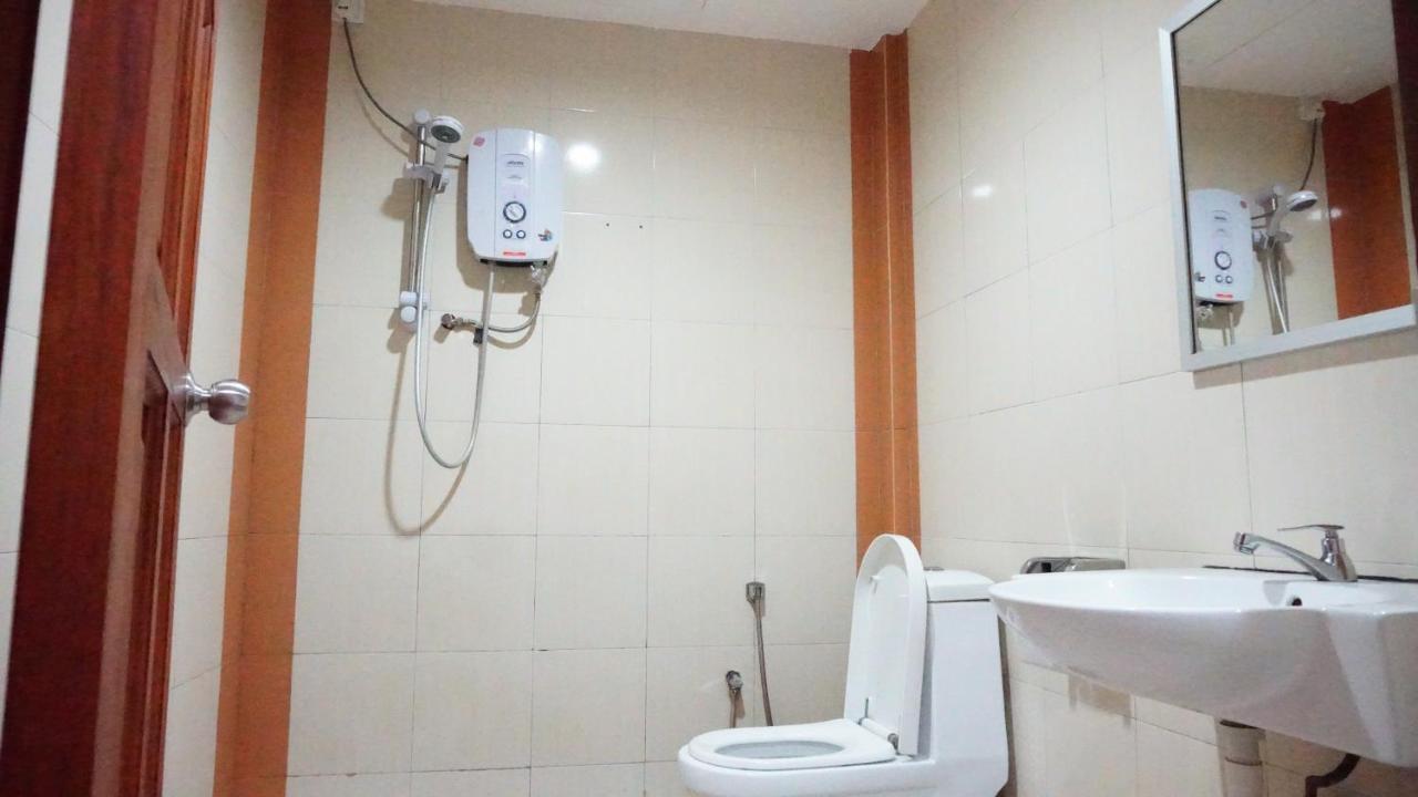 Baron Water Front Motel Kuah Exterior photo